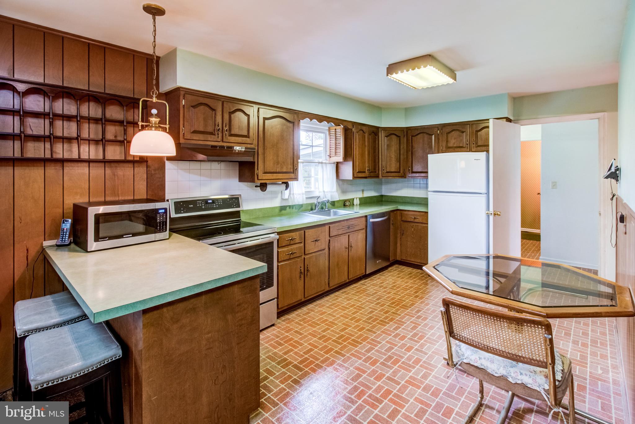 111 Palmer Road Pennington, NJ 08534 - Photo 5 of 35 Gallery Image 5