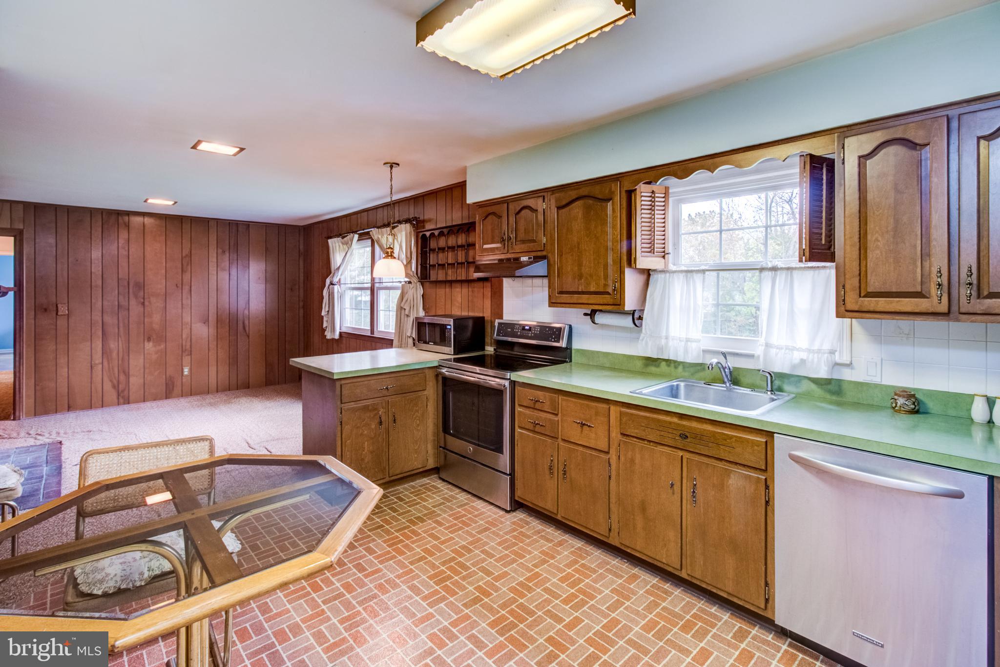 111 Palmer Road Pennington, NJ 08534 - Photo 7 of 35 Gallery Image 7