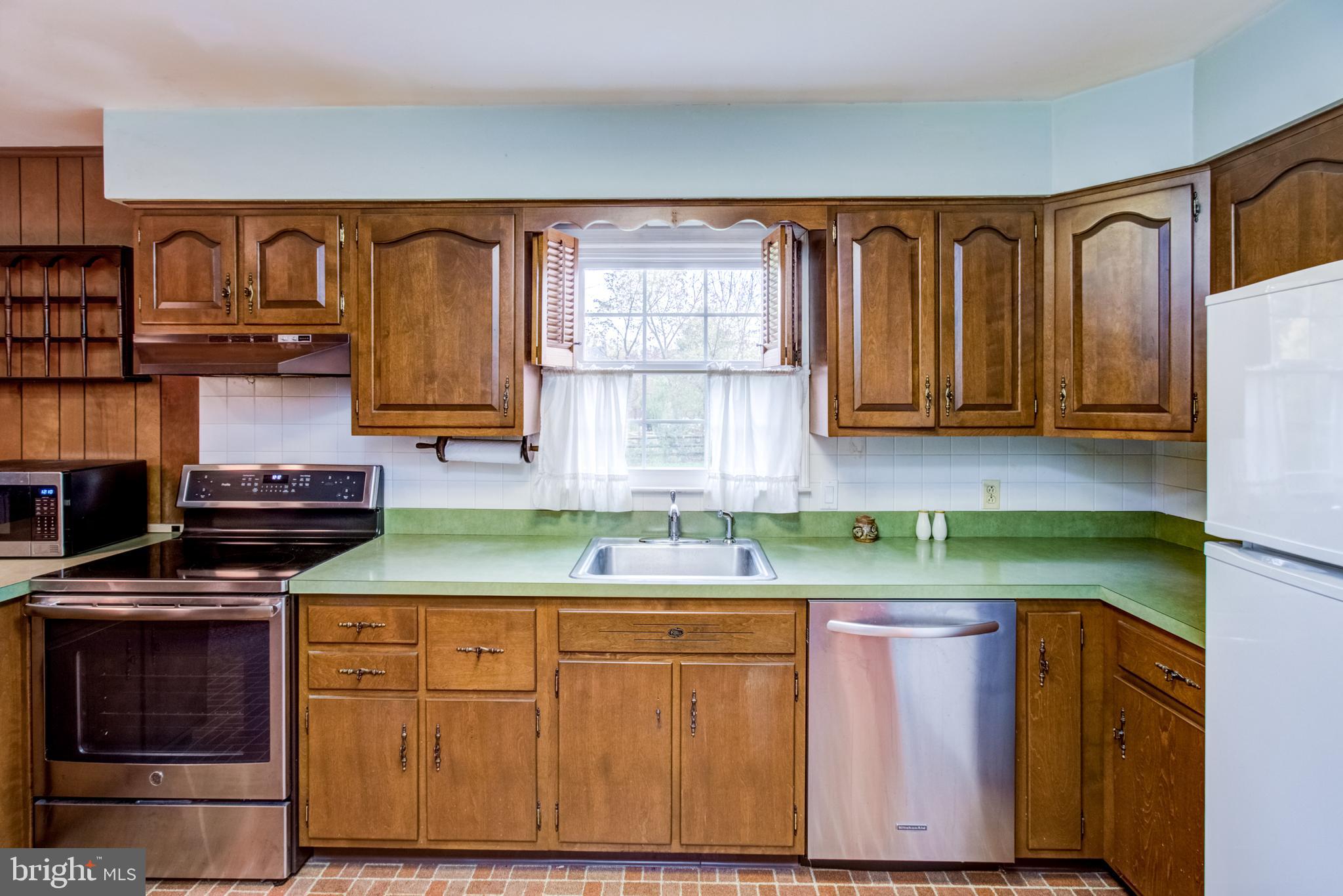 111 Palmer Road Pennington, NJ 08534 - Photo 8 of 35 Gallery Image 8