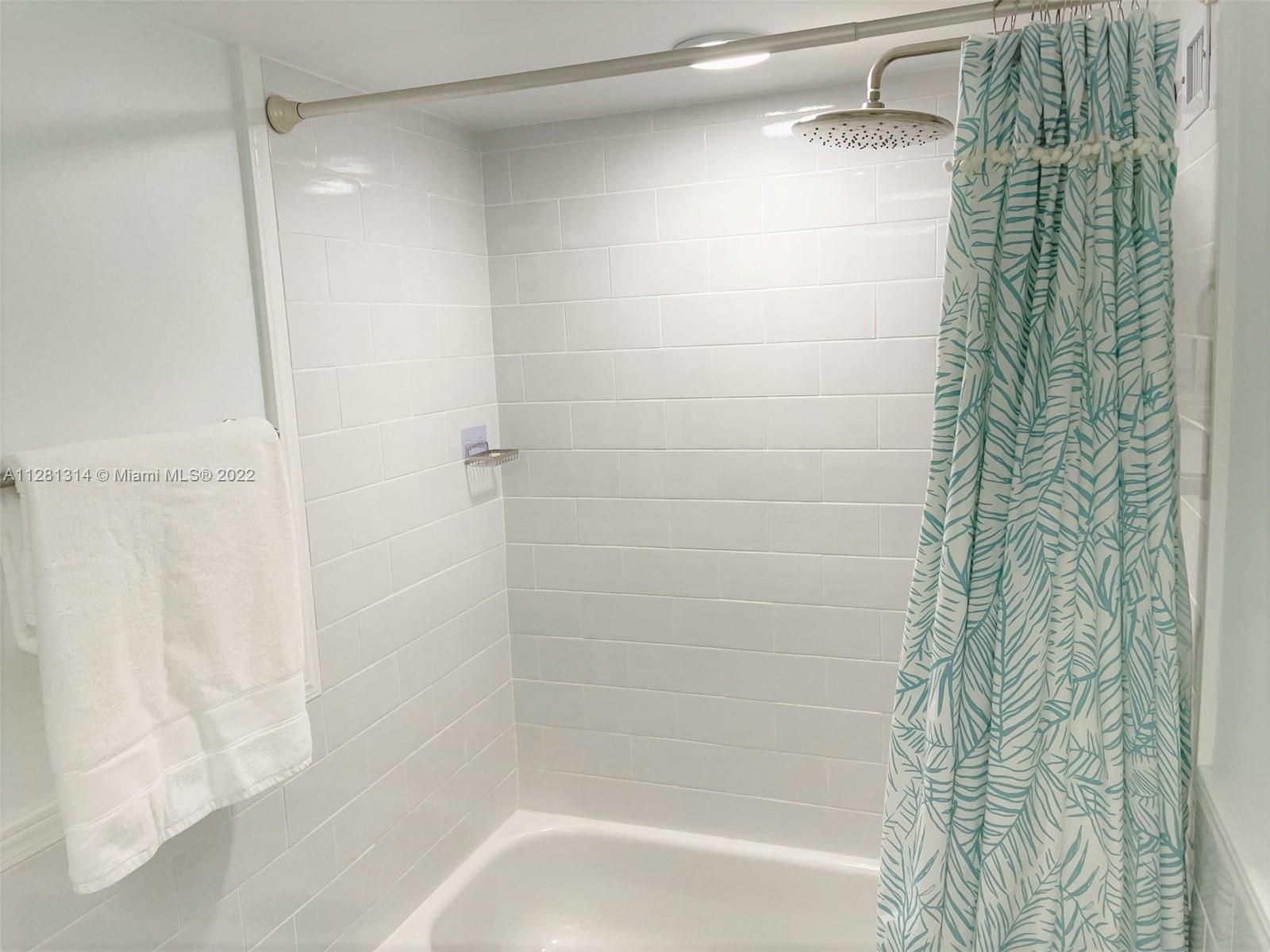 5161 Collins Avenue, Unit 404 Miami Beach, FL 33140 - Photo 11 of 59