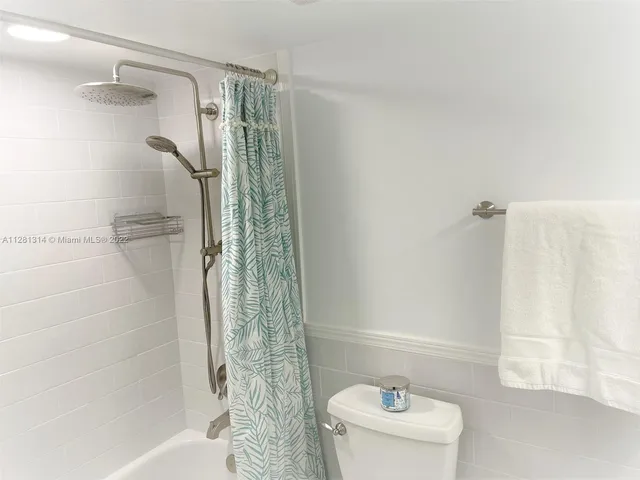 $5,000 | 5161 Collins Avenue, Unit 404, Miami Beach, FL 33140