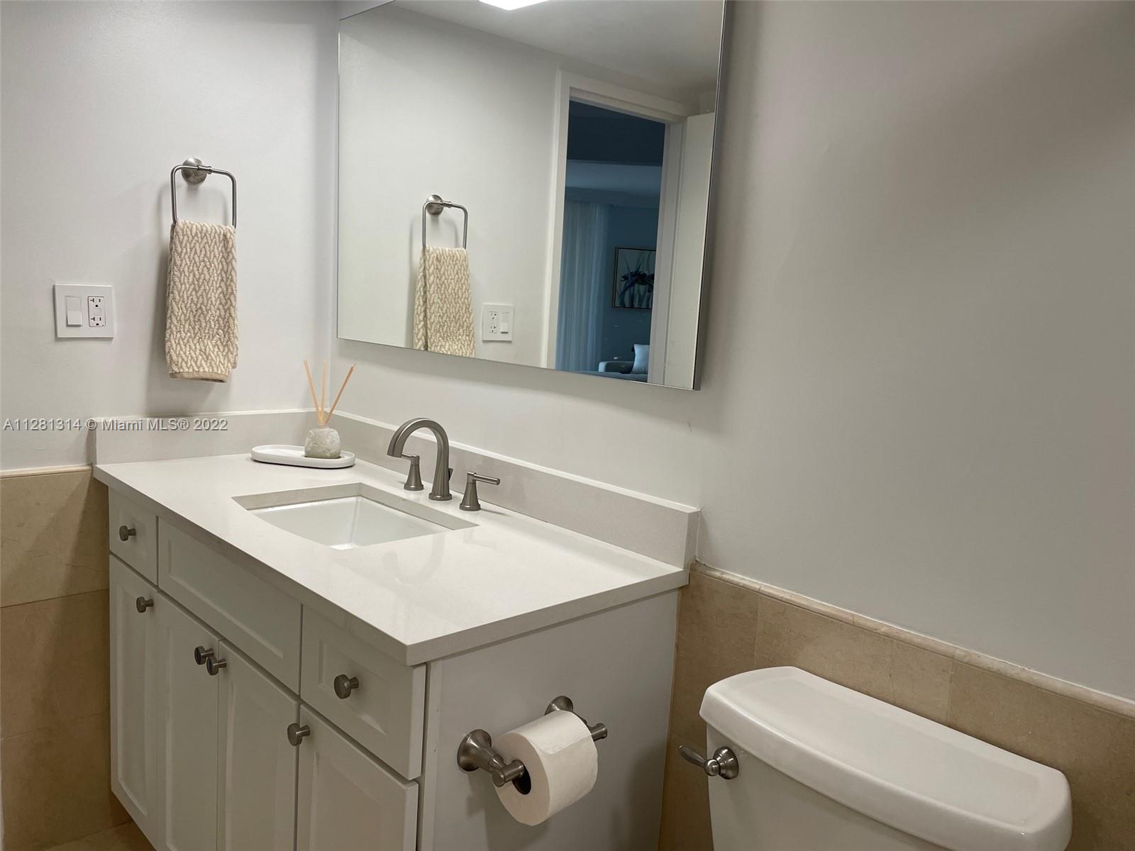 5161 Collins Avenue, Unit 404 Miami Beach, FL 33140 - Photo 16 of 59