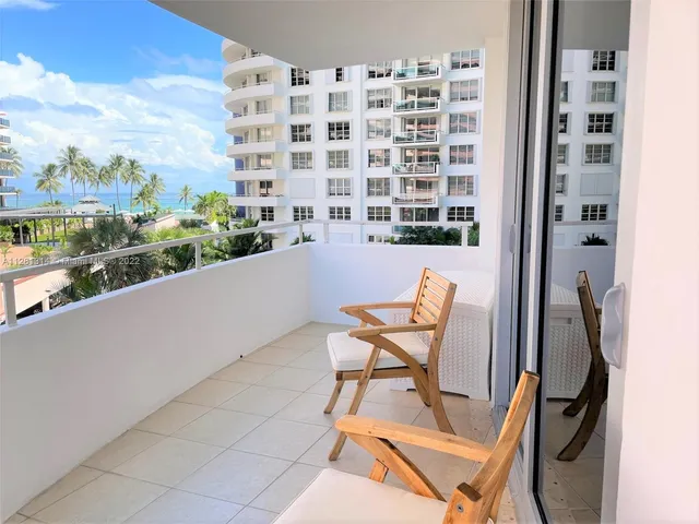 $5,000 | 5161 Collins Avenue, Unit 404, Miami Beach, FL 33140