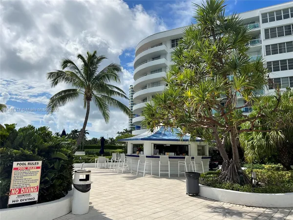 $7,500 | 5161 Collins Avenue, Unit 404, Miami Beach, FL 33140