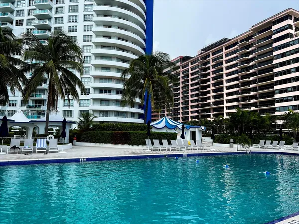 $7,500 | 5161 Collins Avenue, Unit 404, Miami Beach, FL 33140