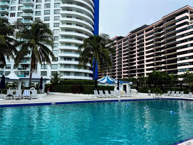 $5,000 | 5161 Collins Avenue, Unit 404, Miami Beach, FL 33140
