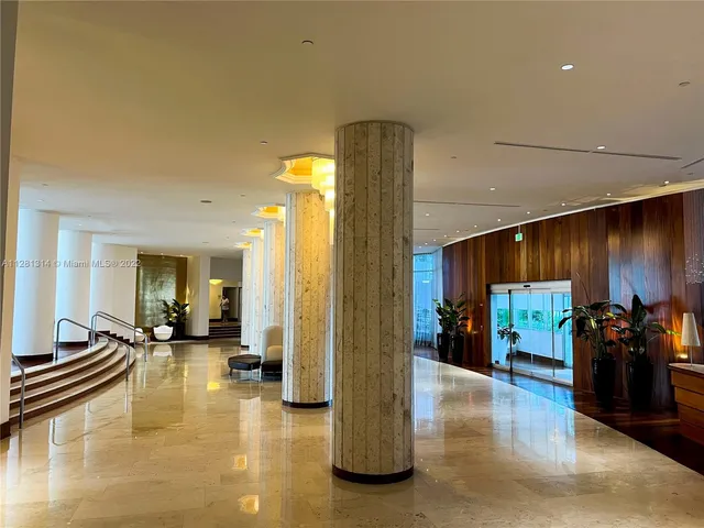 $5,000 | 5161 Collins Avenue, Unit 404, Miami Beach, FL 33140