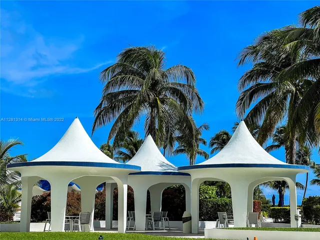 $5,000 | 5161 Collins Avenue, Unit 404, Miami Beach, FL 33140