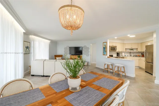 $5,000 | 5161 Collins Avenue, Unit 404, Miami Beach, FL 33140