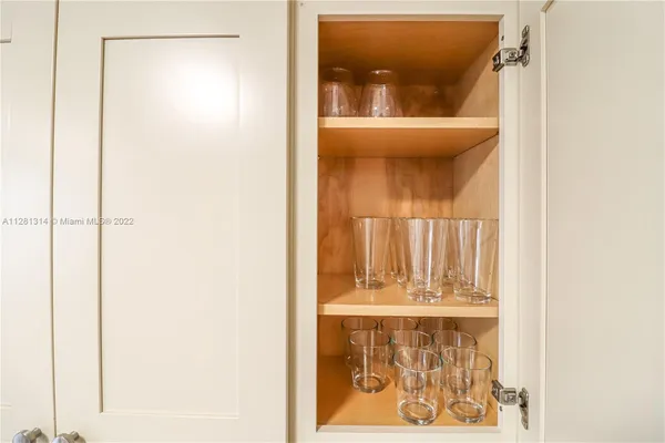 $7,500 | 5161 Collins Avenue, Unit 404, Miami Beach, FL 33140