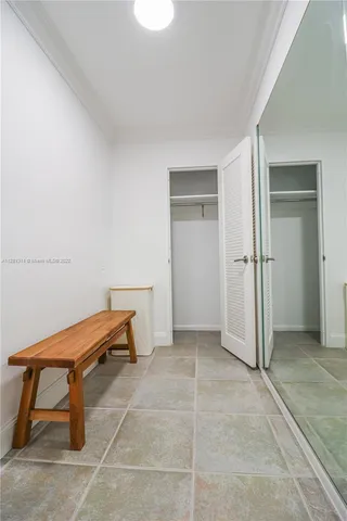 $5,000 | 5161 Collins Avenue, Unit 404, Miami Beach, FL 33140