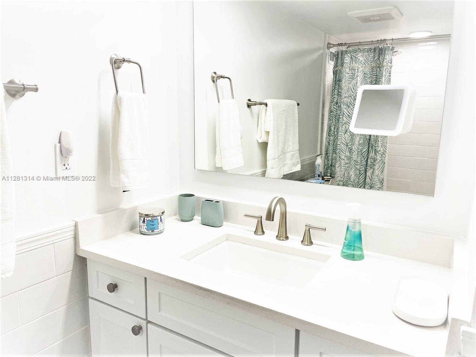 5161 Collins Avenue, Unit 404 Miami Beach, FL 33140 - Photo 10 of 59