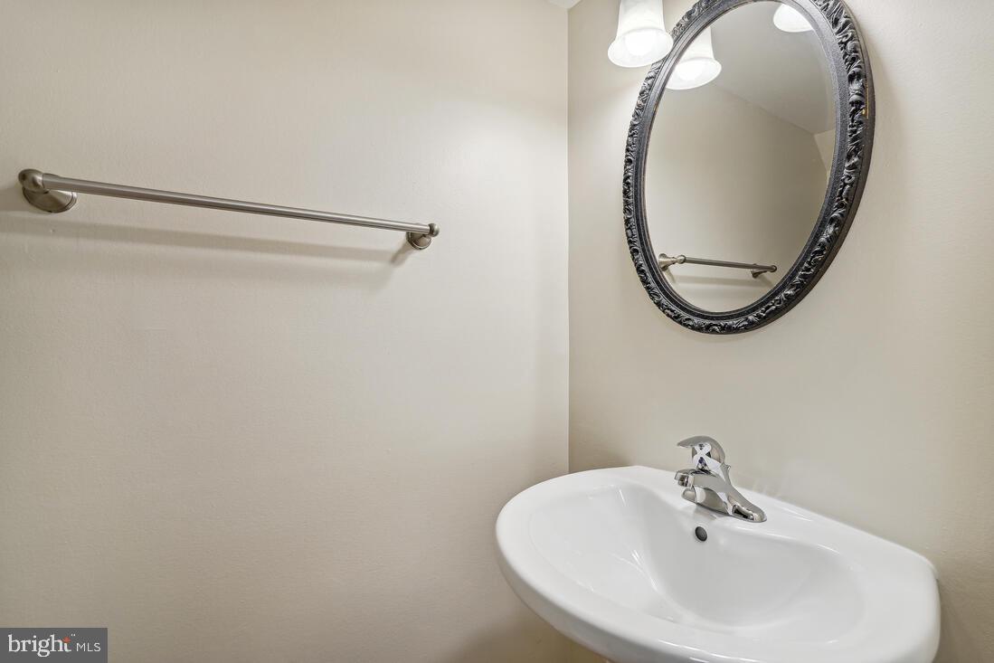5407 Grove Ridge Way, Unit 98 Rockville, MD 20852 - Photo 18 of 27 Half bath