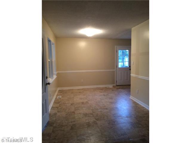 802 Grand Street High Point, NC 27260 - Photo 4 of 12 Dining Room.