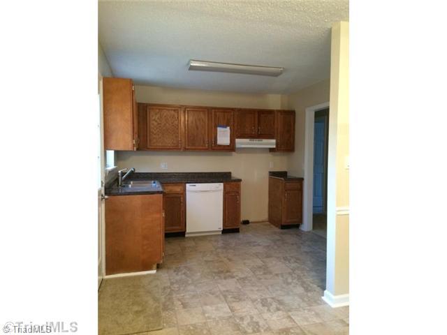802 Grand Street High Point, NC 27260 - Photo 5 of 12 Kitchen.
