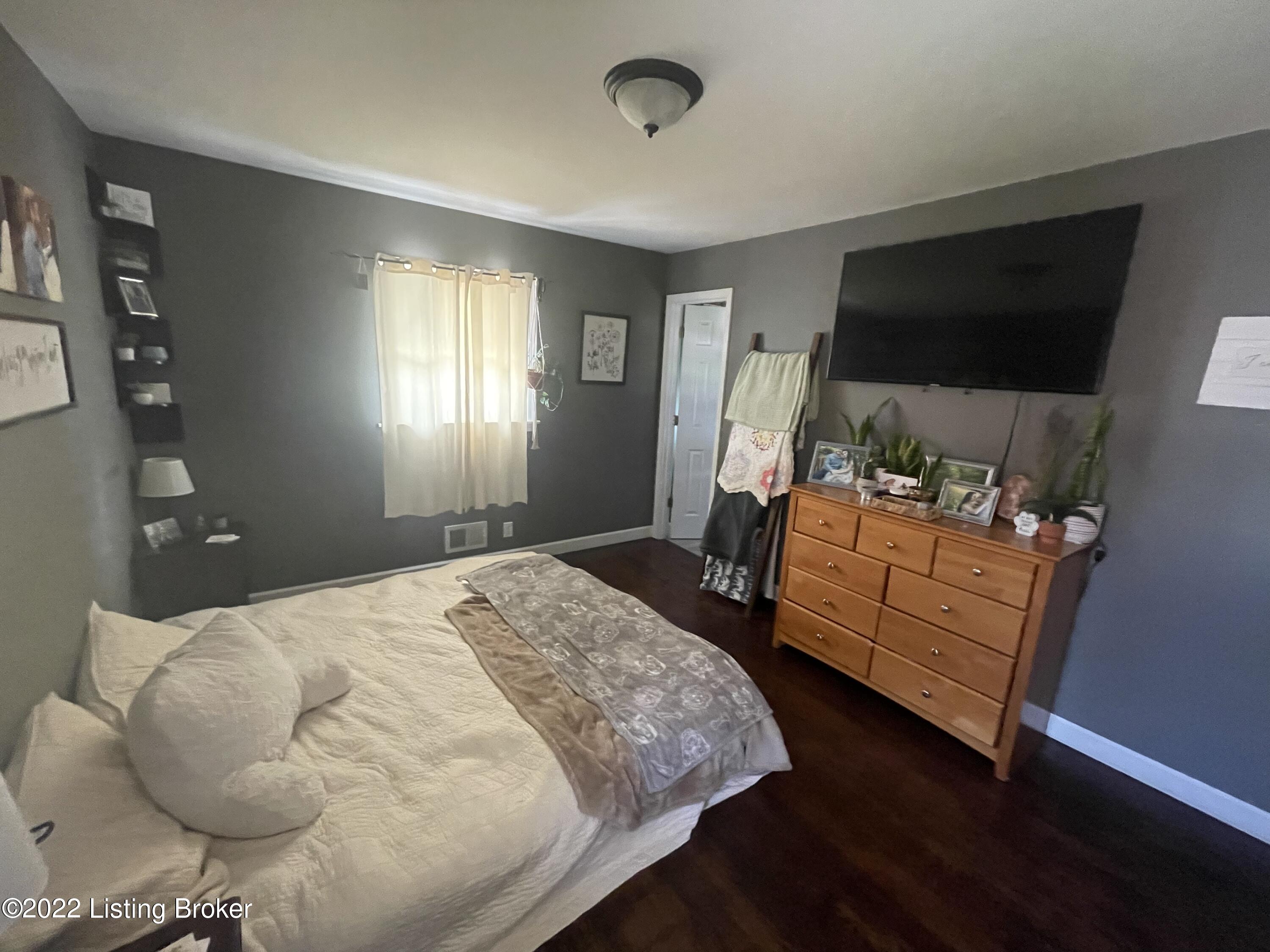 2856 Sheldon Road Louisville, KY 40218 - Photo 18 of 27 d
