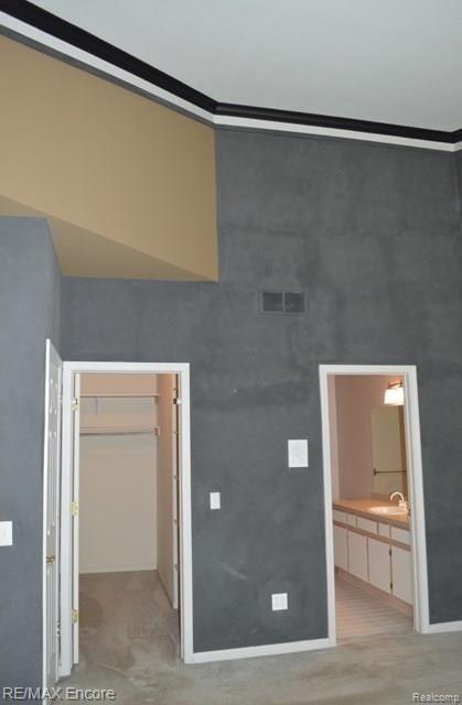 14 Eagle Ridge Road Lake Orion, MI 48360 - Photo 14 of 21 Master walk-in & bath