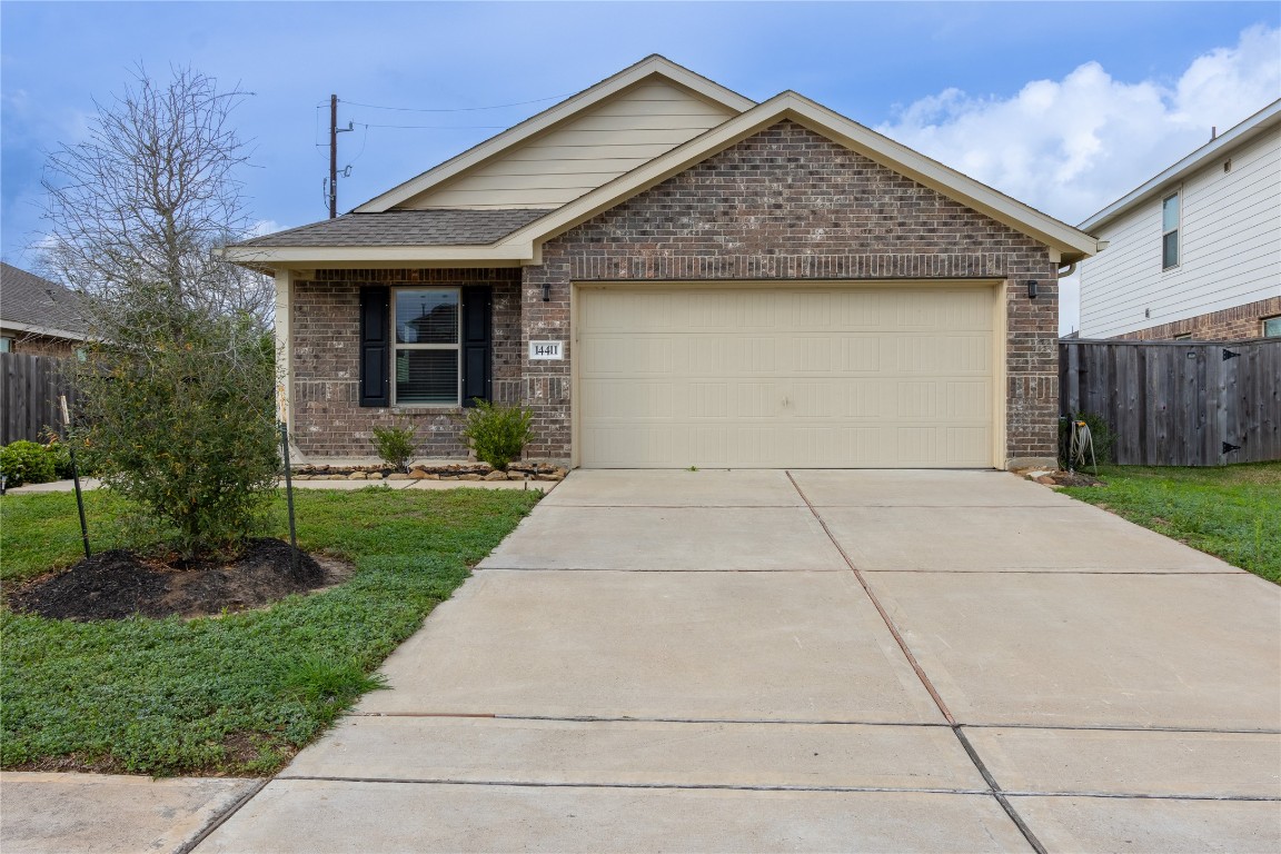 14411 Woodcott Warren Way Rosharon, TX 77583 - Photo 2 of 16