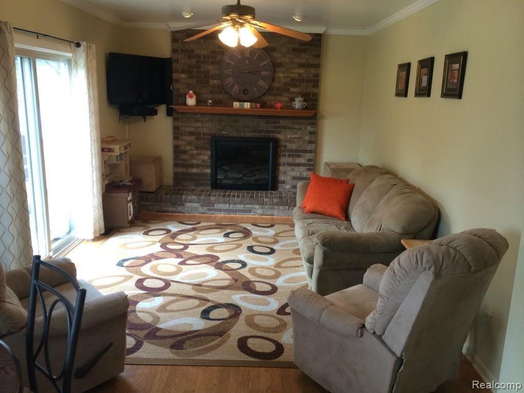43860 Arlington Road Canton, MI 48187 - Photo 11 of 31 IMG_4210.jpg