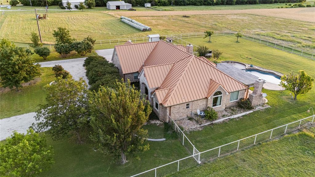 590 County Road 385 Valley View, TX 76272 - Photo 4 of 37