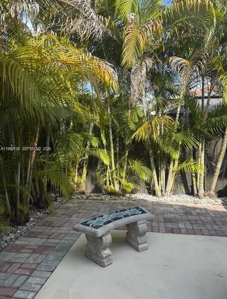 6931 Southwest 159th Place Miami, FL 33193 - Photo 31 of 35