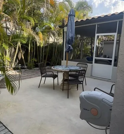 $729,999 | 6931 Southwest 159th Place, Miami, FL 33193