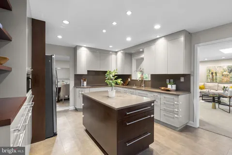 $950,000 | 419 Watts Branch Parkway, Potomac, MD 20854