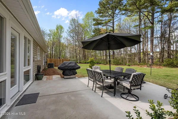 $375,000 | 412 Neuchatel Road, New Bern, NC 28562