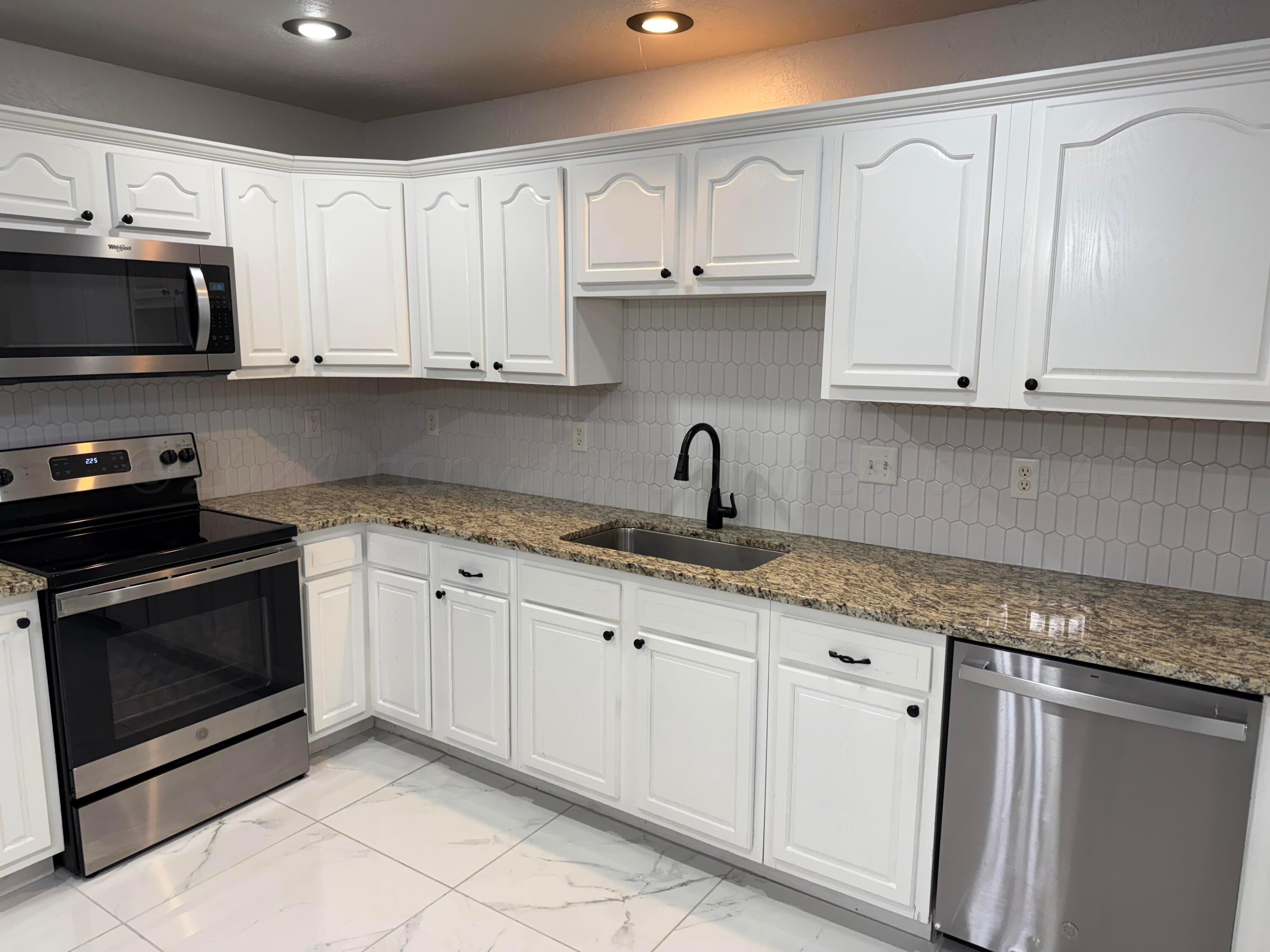 2001 Southwest 59th Avenue Amarillo, TX 79118 - Photo 8 of 22 Kitchen