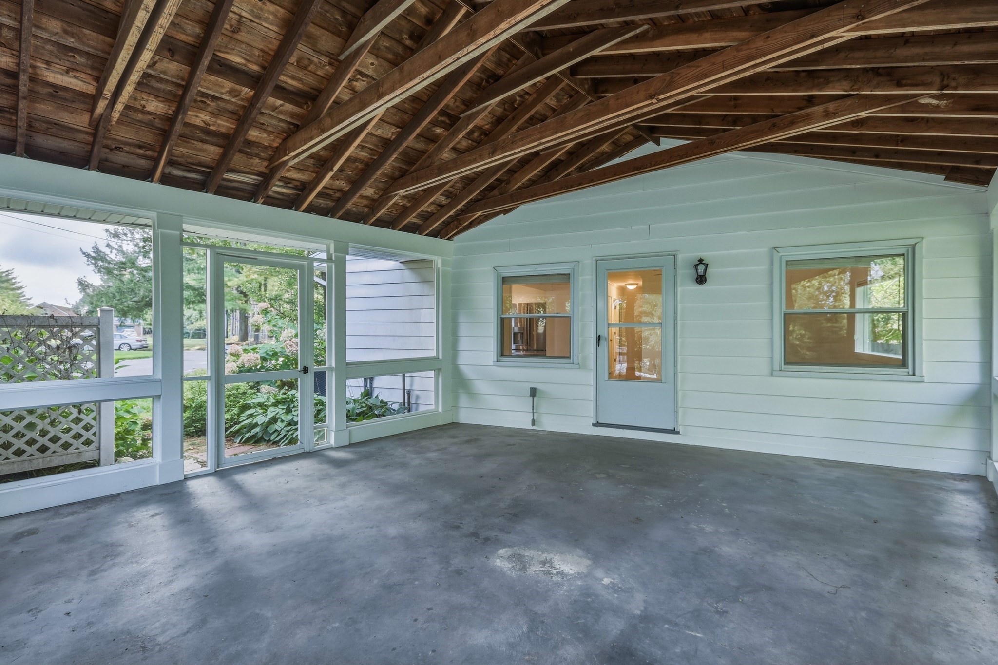 34 Skyridge Lane Springfield, MA 01128 - Photo 6 of 37 Gallery Image 6