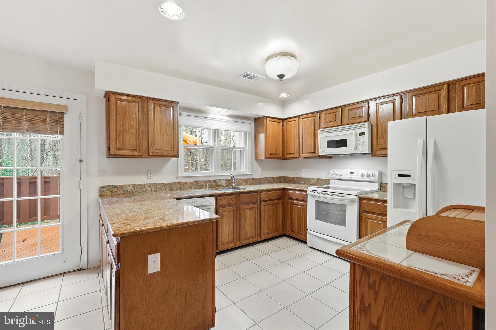 7419 Ridge Oak Court Springfield, VA 22153 - Photo 12 of 42
