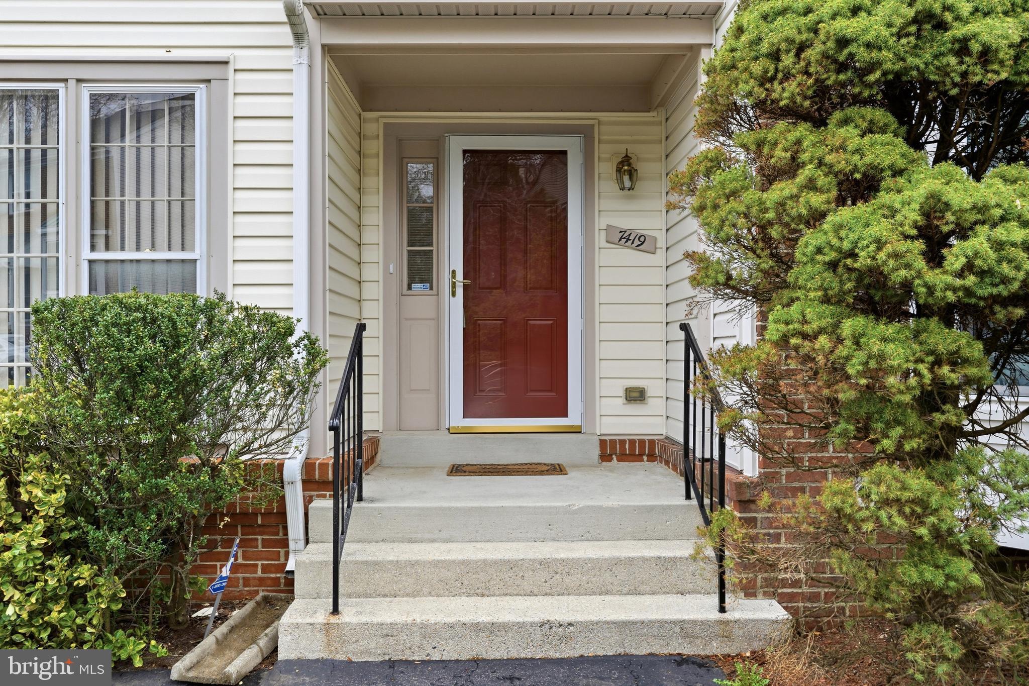 7419 Ridge Oak Court Springfield, VA 22153 - Photo 4 of 42