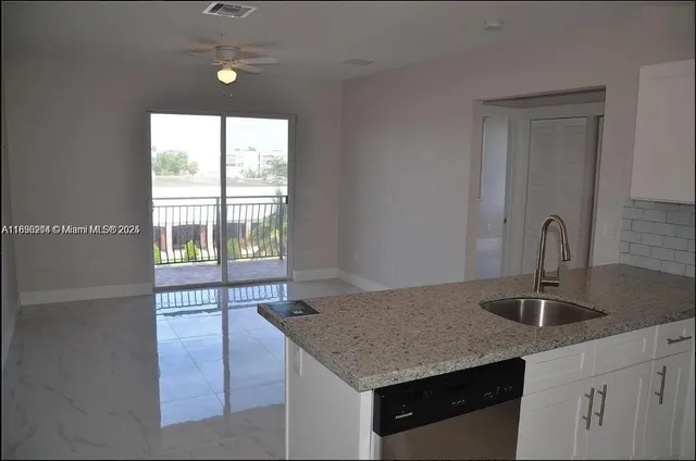 $410,000 | 555 East Dania Beach Boulevard, Unit 5, Dania Beach, FL 33004