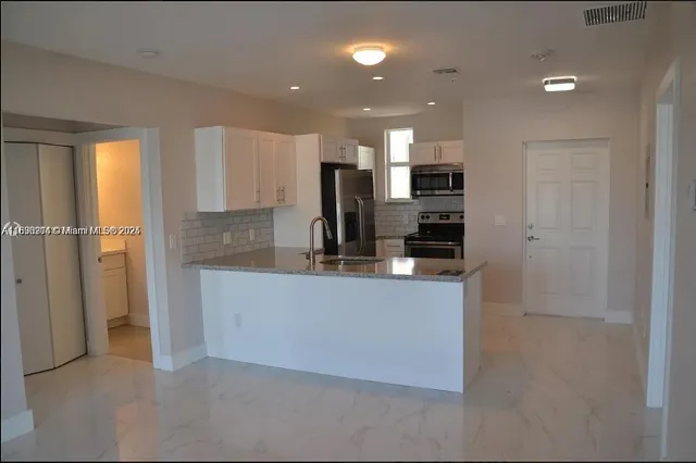 $410,000 | 555 East Dania Beach Boulevard, Unit 5, Dania Beach, FL 33004