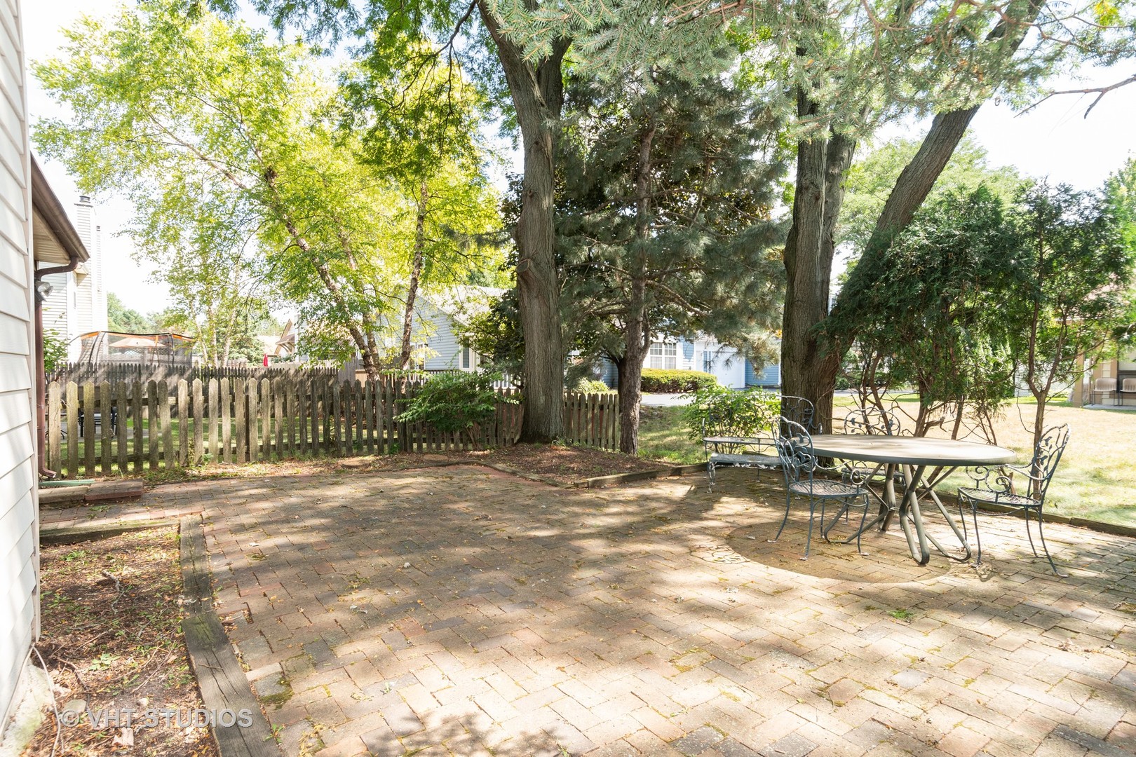 1806 77th Street Naperville, IL 60565 - Photo 12 of 13 a view of a outdoor space with a patio