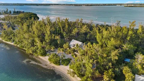 $5,995,000 | 7143 La Lenaire Drive, Longboat Key, FL 34228