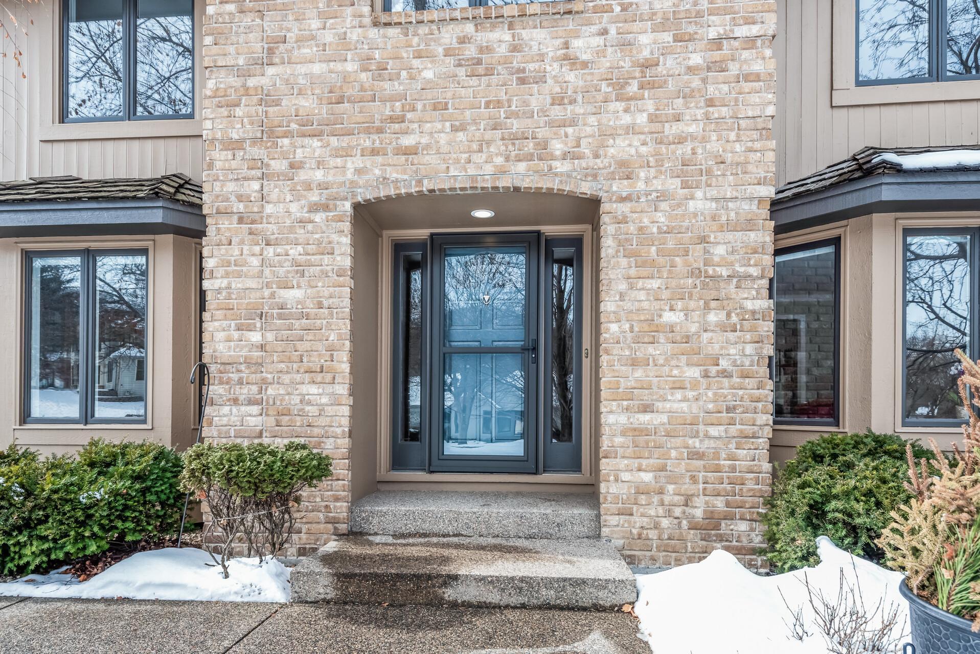 9356 Palmer Road Bloomington, MN 55437 - Photo 3 of 55
