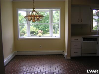 3215 Darien Road Bethlehem, PA 18020 - Photo 12 of 31 Breakfast nook area next to Kitchen