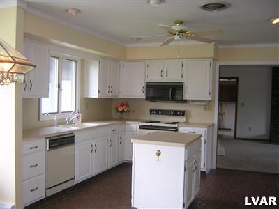 3215 Darien Road Bethlehem, PA 18020 - Photo 13 of 31 Kitchen View