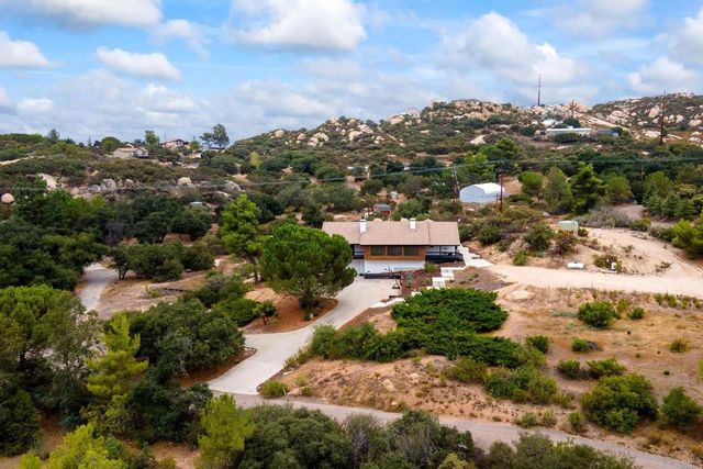 a view of a dry yard