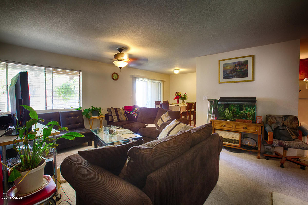 5525 East Thomas Road, Unit G9 Phoenix, AZ 85018 - Photo 2 of 13 Living Room