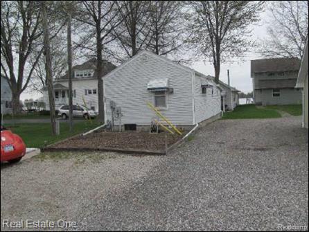9423 North River Road Algonac, MI 48001 - Photo 17 of 18 Picture4.jpg