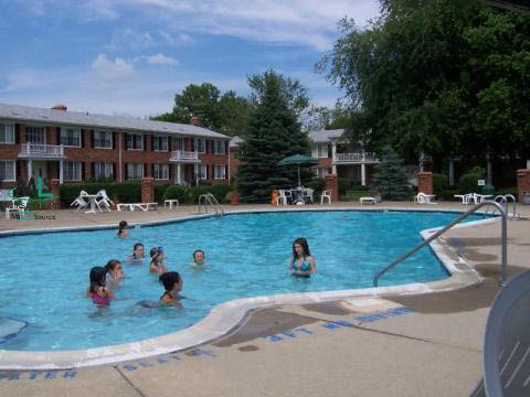 29542 Hoover Road Warren, MI 48093 - Photo 3 of 12 182006-2.JPG