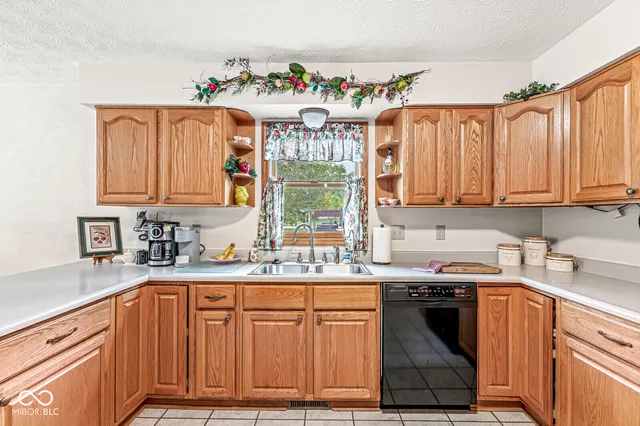 $340,000 | 267 Poplar Grove Drive, Avon, IN 46123