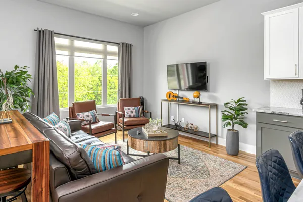 $3,000 | 960 Youngs Lane, Nashville, TN 37218