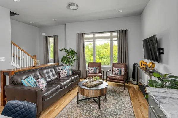 $3,000 | 960 Youngs Lane, Nashville, TN 37218