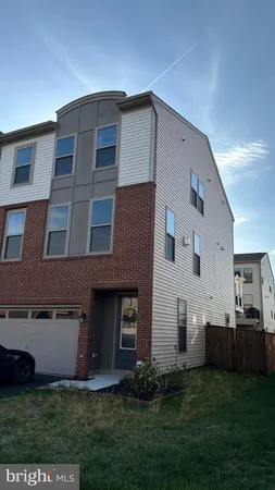 $3,590 | 42407 Dogwood Glen Square, Sterling, VA 20166