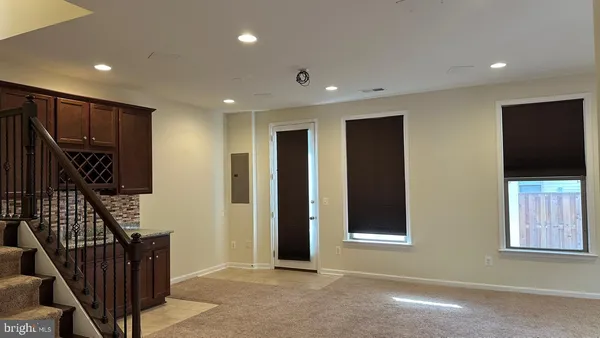 $3,690 | 42407 Dogwood Glen Square, Sterling, VA 20166