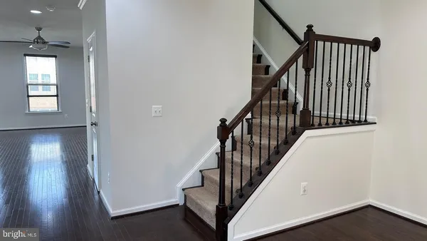 $3,690 | 42407 Dogwood Glen Square, Sterling, VA 20166