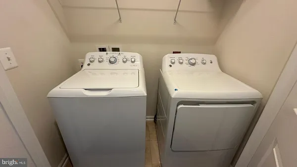 $3,690 | 42407 Dogwood Glen Square, Sterling, VA 20166